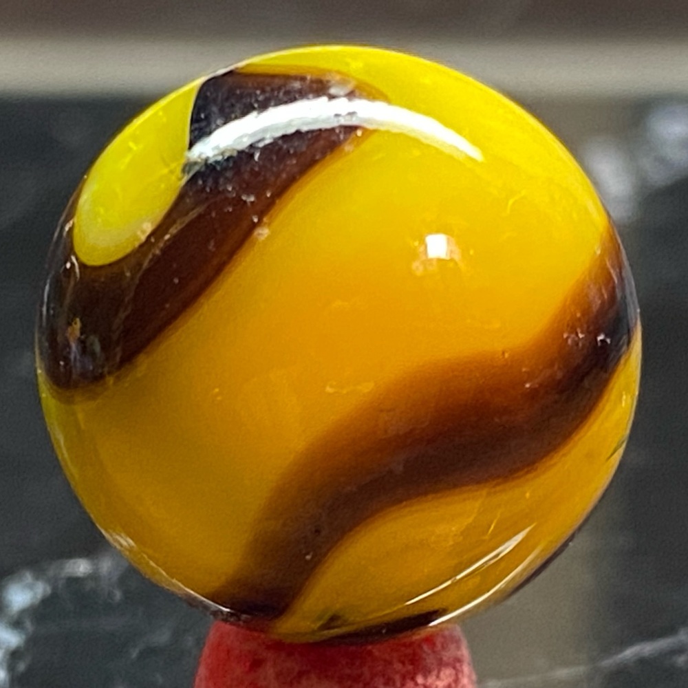 One Traditional Vacor Bee Cool Bumblebee 5/8 Inch Glass Marble - Picture 7 of 11